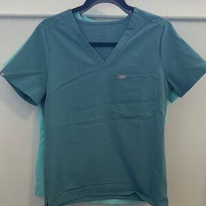 Figs Women’s Teal V-Neck Short Sleeve Shirt
